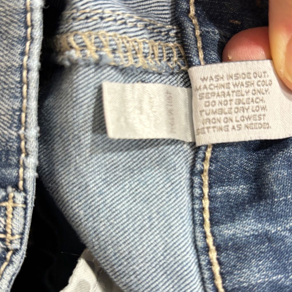 Chico’s Platinum Ultimate fit Tapered Distressed 0.5 Stretch Denim Blue Jeans - Picture 10 of 14